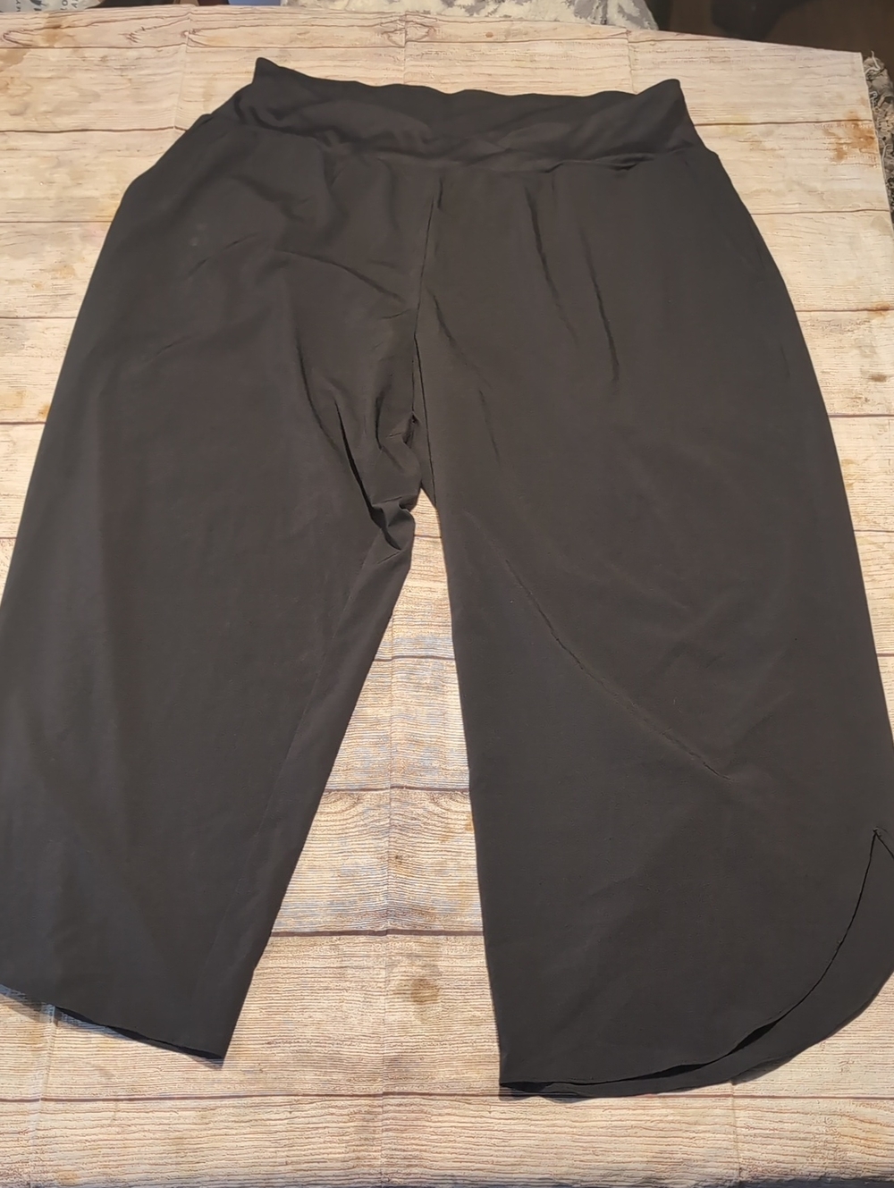 Halara High Waist Cross Over Quick Dry Black Capris With Pockets Size XL